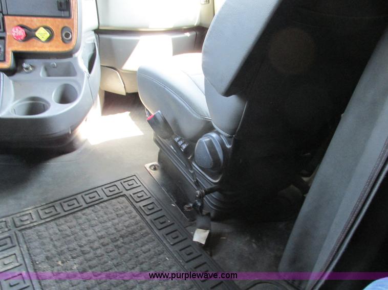 image for item F4497 2008 International ProStar Eagle semi truck