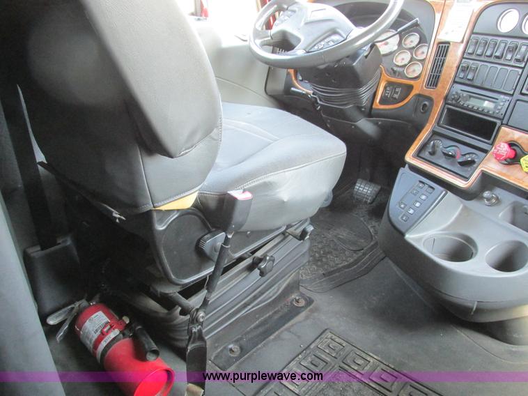 image for item F4497 2008 International ProStar Eagle semi truck