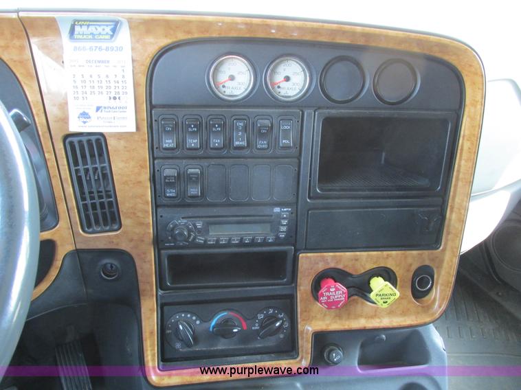 image for item F4497 2008 International ProStar Eagle semi truck