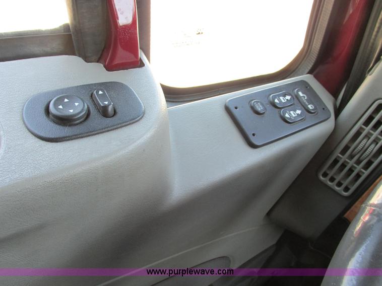 image for item F4497 2008 International ProStar Eagle semi truck