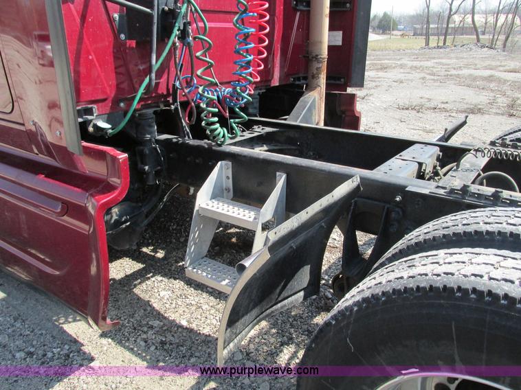 image for item F4497 2008 International ProStar Eagle semi truck