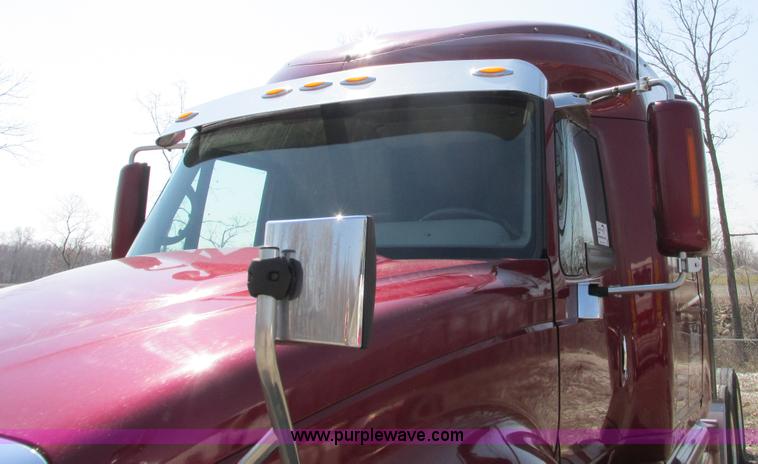 image for item F4497 2008 International ProStar Eagle semi truck