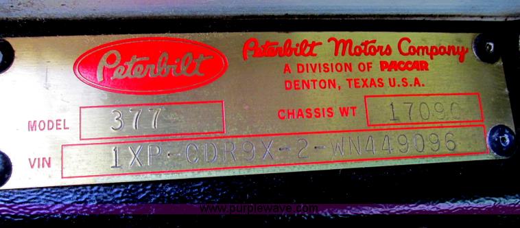 image for item F4769 1998 Peterbilt 377 semi truck