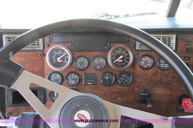 image for item F4769 1998 Peterbilt 377 semi truck