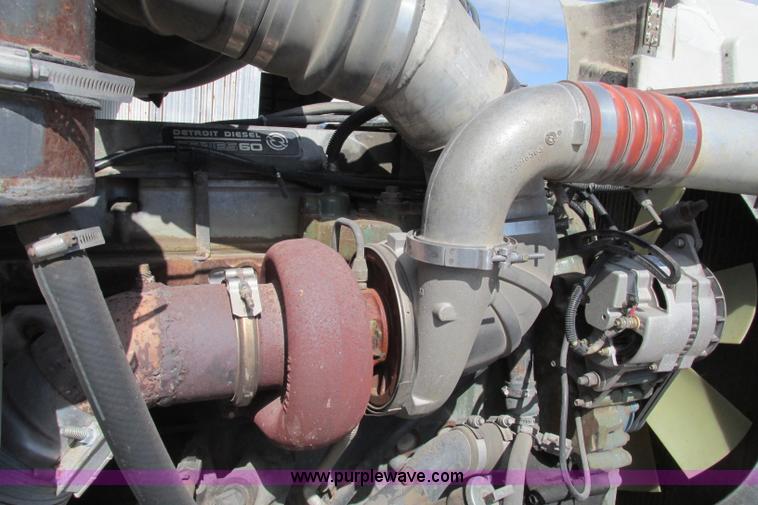 image for item F4769 1998 Peterbilt 377 semi truck