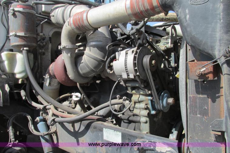 image for item F4769 1998 Peterbilt 377 semi truck