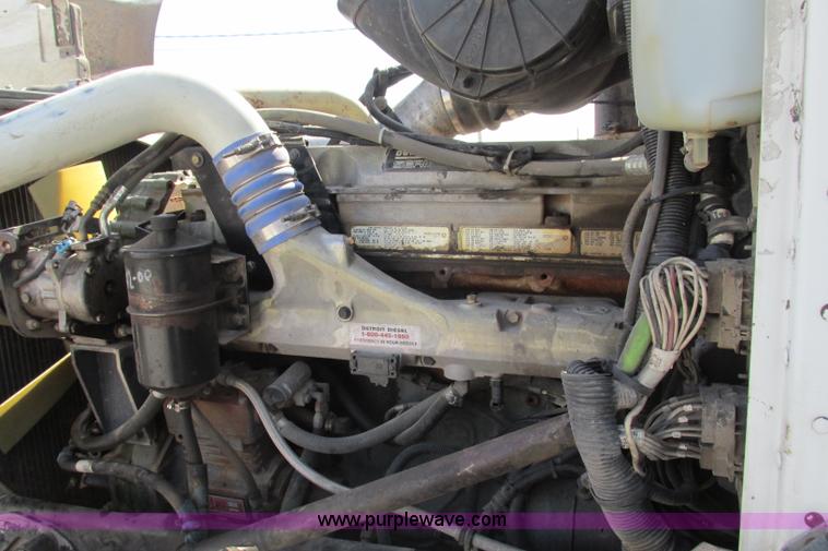 image for item F4769 1998 Peterbilt 377 semi truck