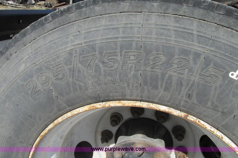 image for item F4769 1998 Peterbilt 377 semi truck