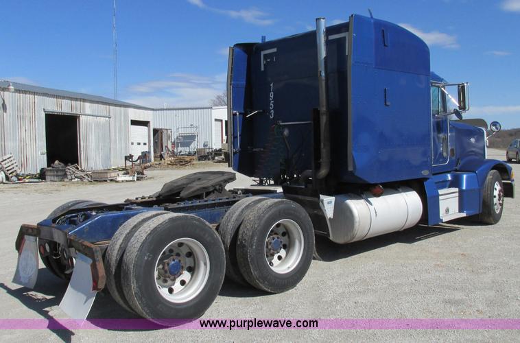 image for item F4770 1999 Peterbilt 377 semi truck