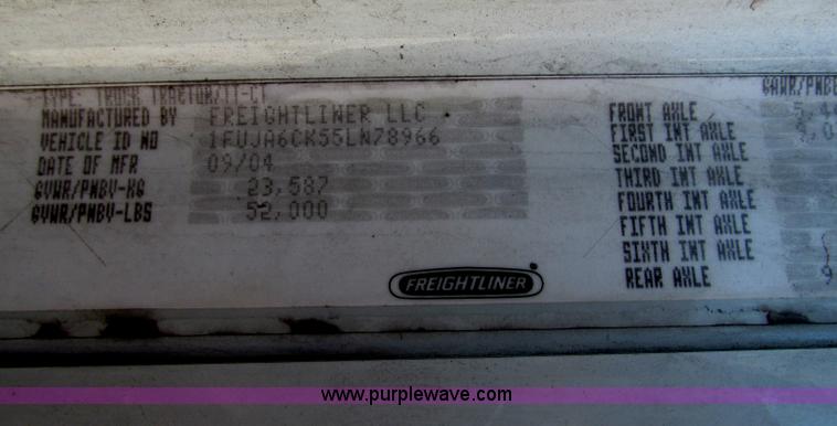 image for item F4771 2005 Freightliner Columbia semi truck