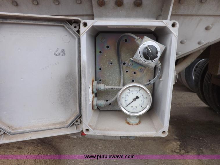 image for item F6468 1999 Timpte super hopper grain trailer