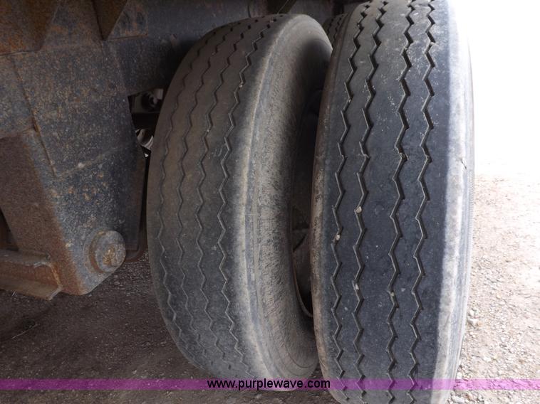 image for item F6468 1999 Timpte super hopper grain trailer