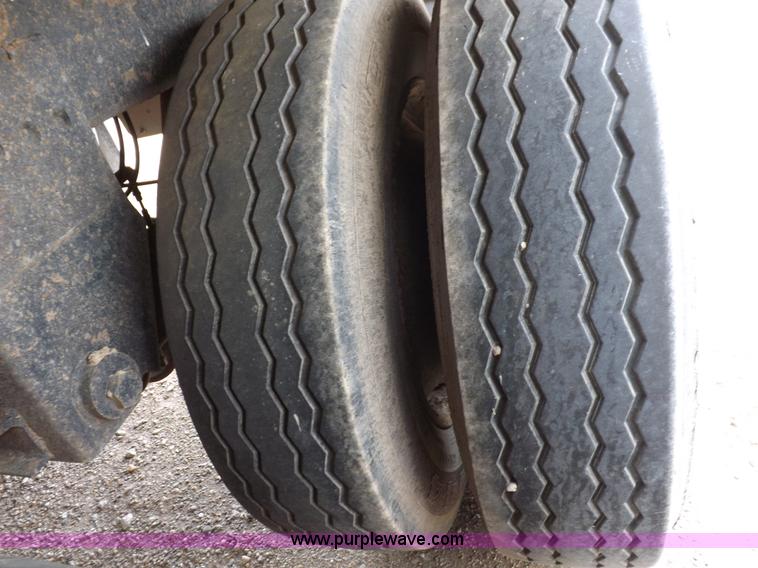 image for item F6468 1999 Timpte super hopper grain trailer