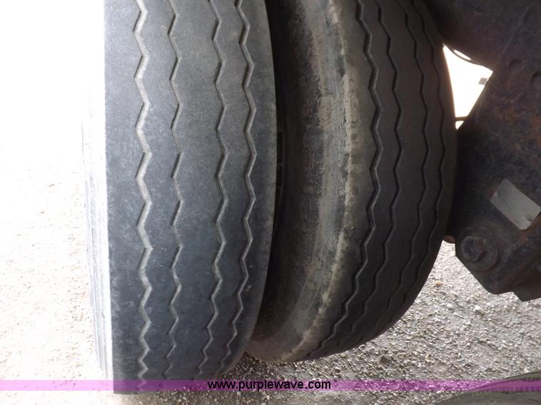 image for item F6468 1999 Timpte super hopper grain trailer