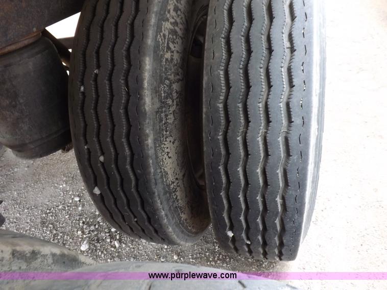 image for item F6468 1999 Timpte super hopper grain trailer