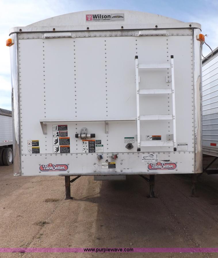image for item F6469 2009 Wilson Pace Setter grain trailer