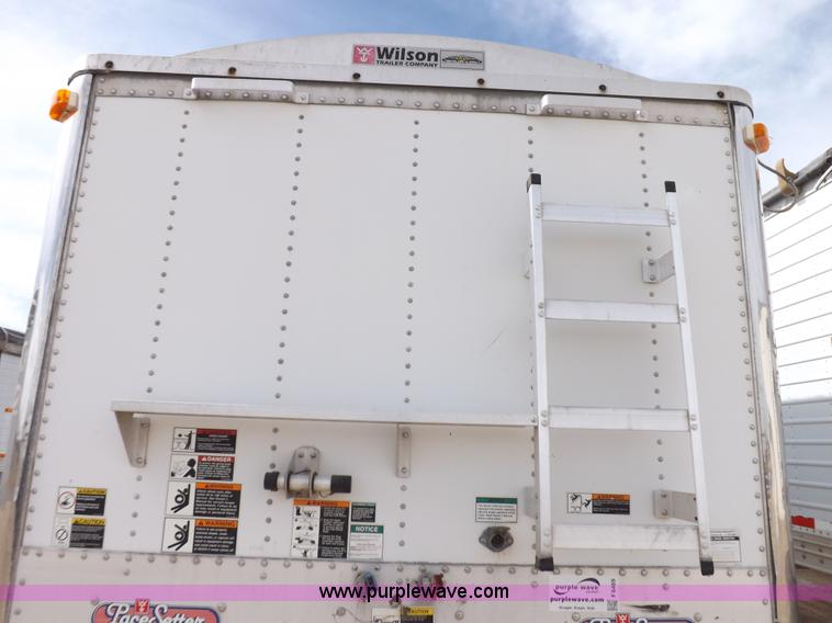 image for item F6469 2009 Wilson Pace Setter grain trailer