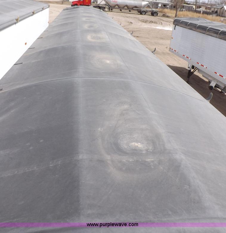 image for item F6469 2009 Wilson Pace Setter grain trailer