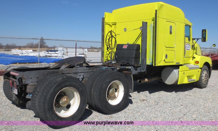 image for item F6593 1996 Kenworth T600 semi truck