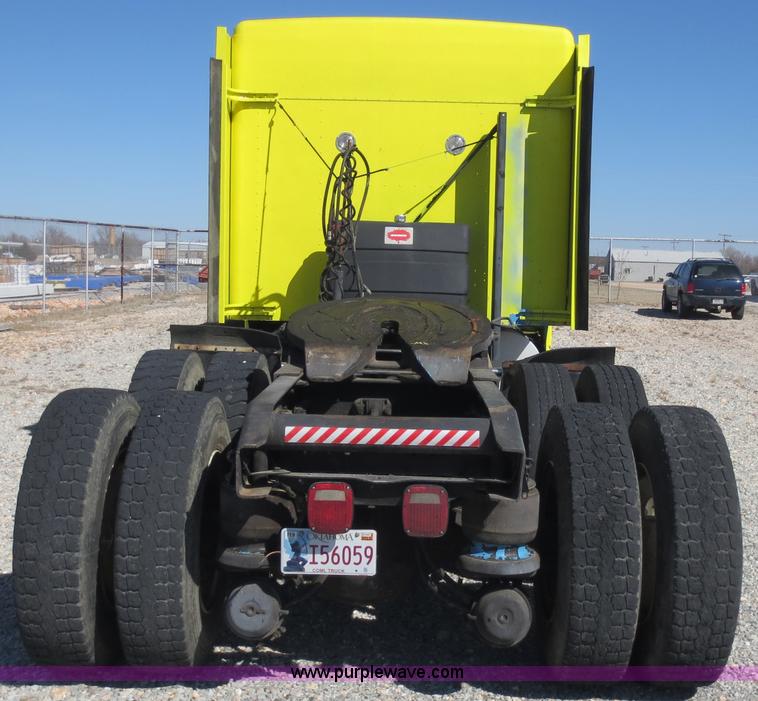 image for item F6593 1996 Kenworth T600 semi truck