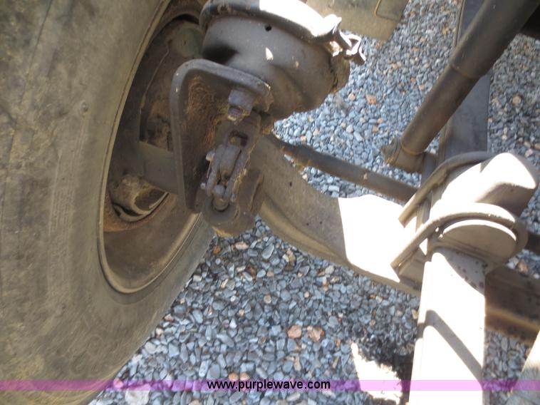 image for item F6593 1996 Kenworth T600 semi truck