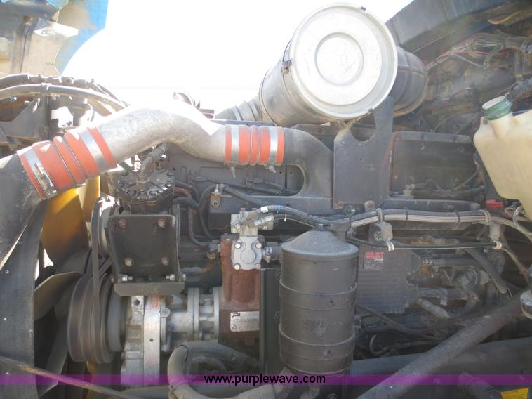 image for item F6593 1996 Kenworth T600 semi truck