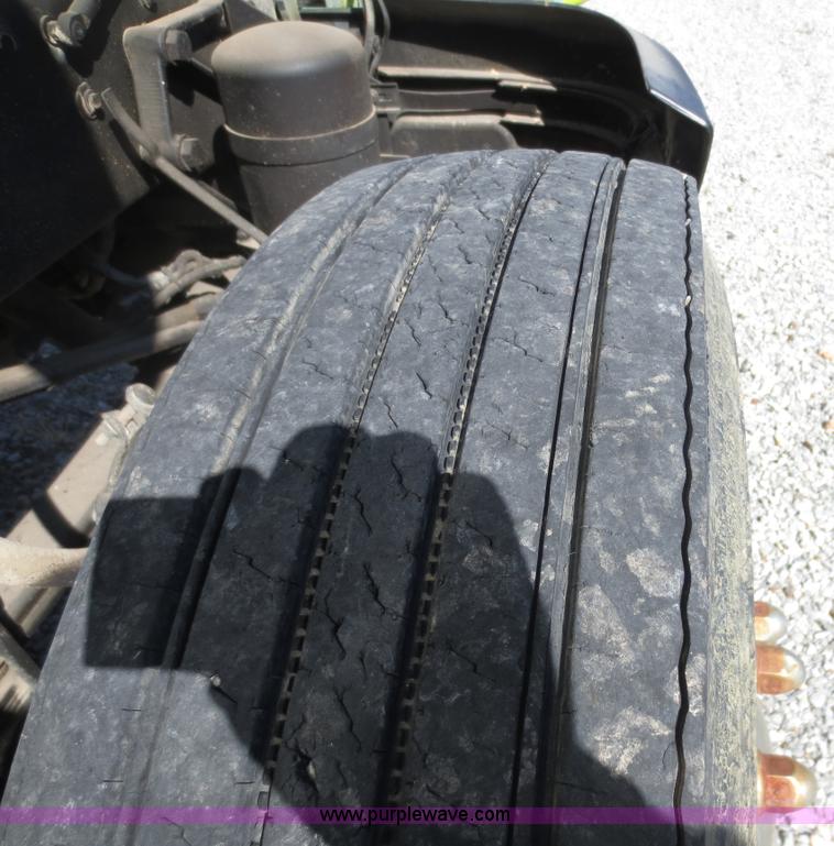 image for item F6593 1996 Kenworth T600 semi truck