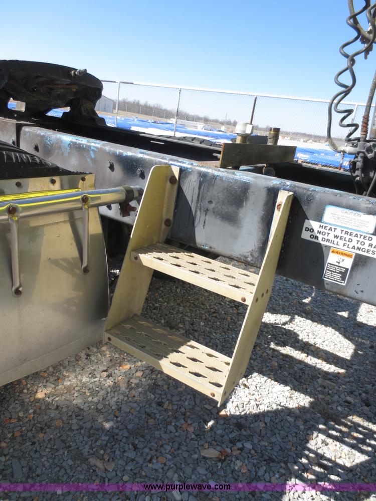 image for item F6593 1996 Kenworth T600 semi truck