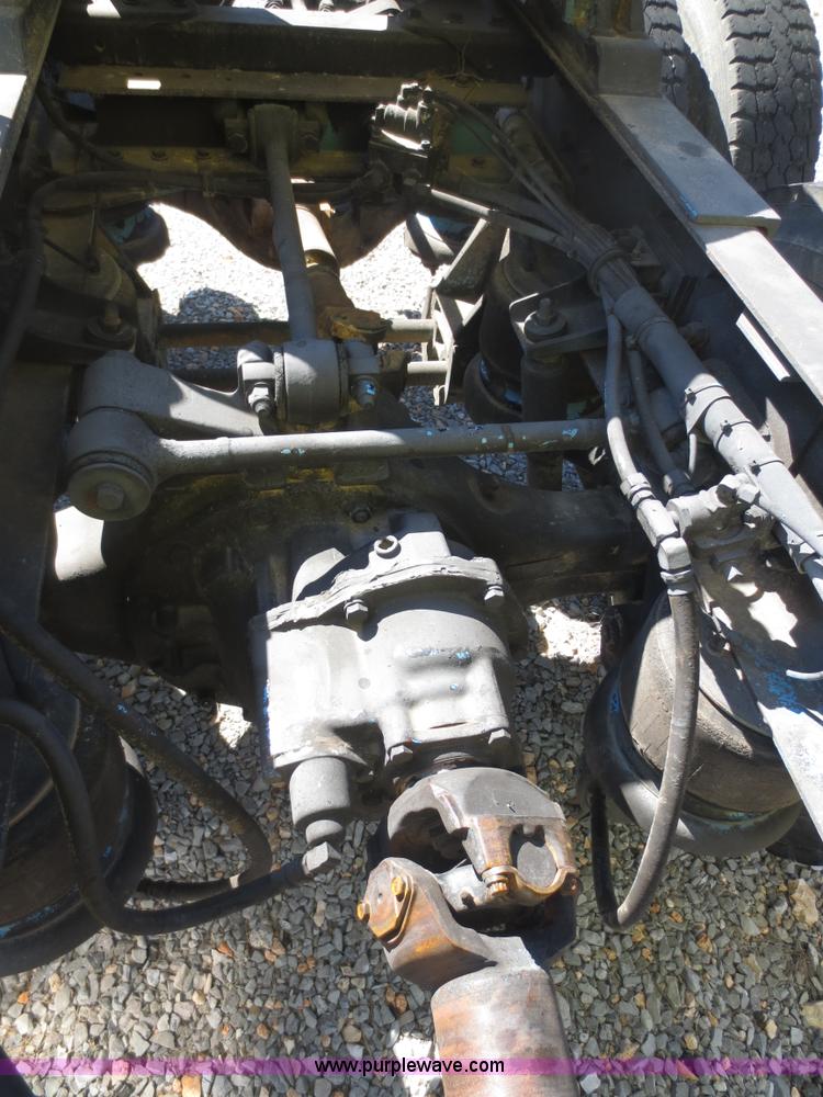 image for item F6593 1996 Kenworth T600 semi truck