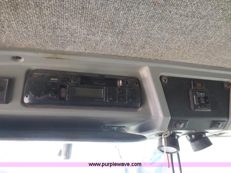 image for item F6593 1996 Kenworth T600 semi truck