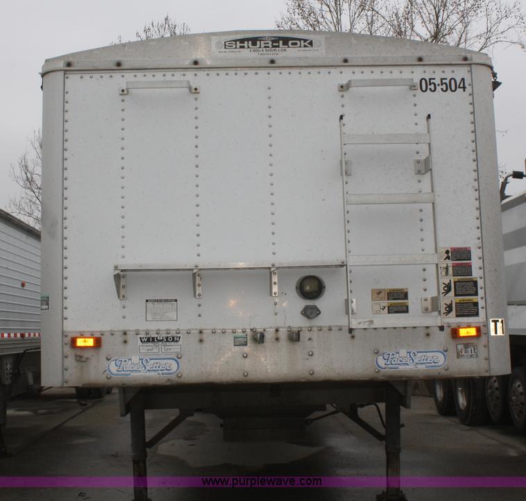 image for item G5263 1996 Wilson Pace Setter grain trailer