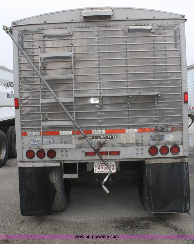 image for item G5263 1996 Wilson Pace Setter grain trailer