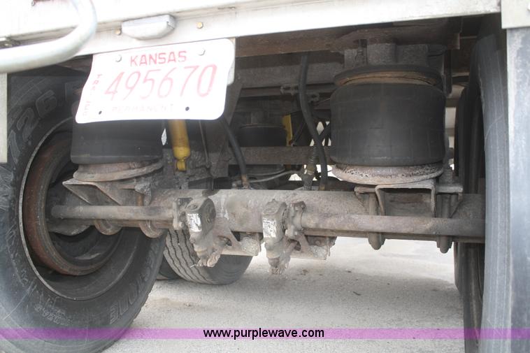 image for item G5263 1996 Wilson Pace Setter grain trailer