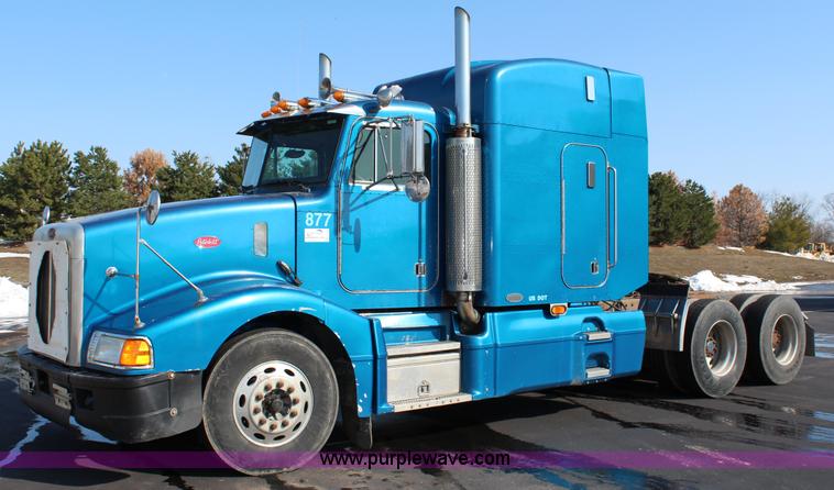 image for item G5319 1998 Peterbilt 377 semi truck