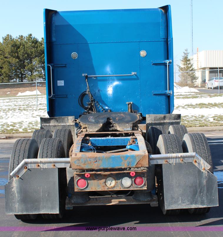 image for item G5319 1998 Peterbilt 377 semi truck
