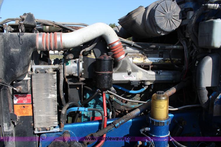 image for item G5319 1998 Peterbilt 377 semi truck