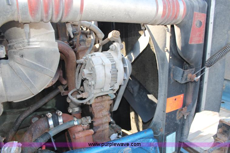 image for item G5319 1998 Peterbilt 377 semi truck