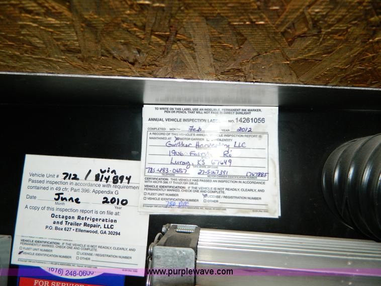 image for item G7782 2004 Peterbilt 379 semi truck