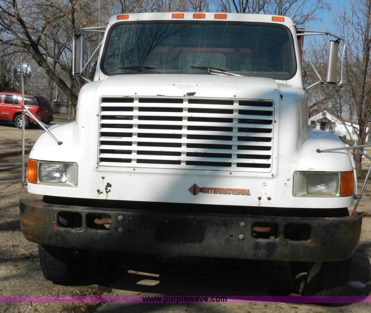 image for item A3956 1991 International 4900 dump truck