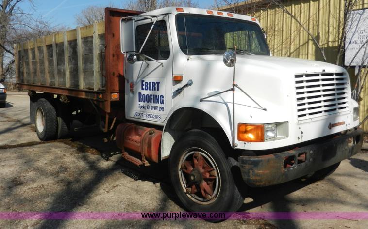 image for item A3956 1991 International 4900 dump truck