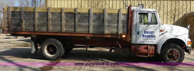 image for item A3956 1991 International 4900 dump truck
