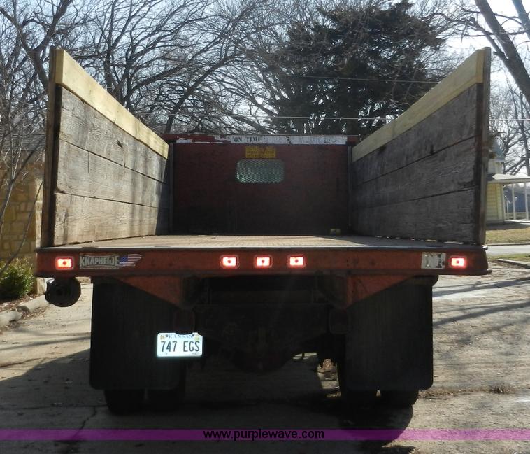 image for item A3956 1991 International 4900 dump truck