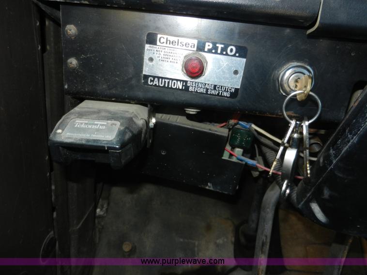 image for item A3956 1991 International 4900 dump truck