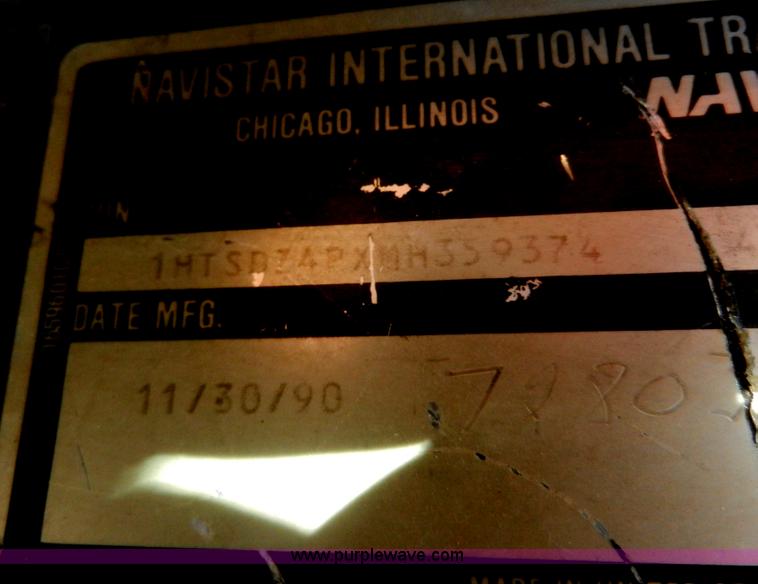 image for item A3956 1991 International 4900 dump truck