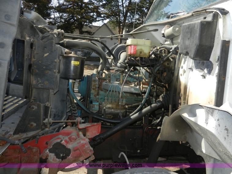 image for item A3956 1991 International 4900 dump truck