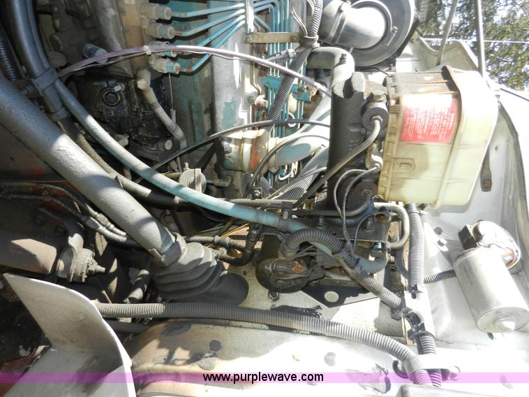 image for item A3956 1991 International 4900 dump truck