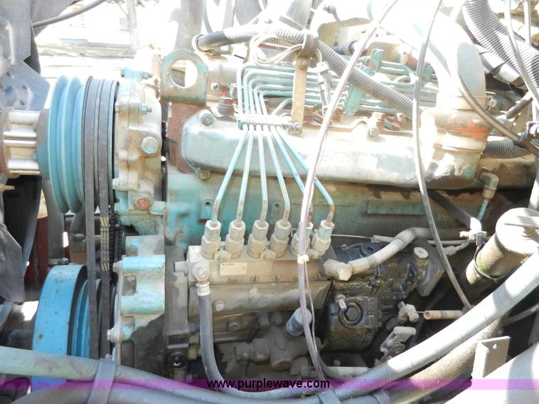 image for item A3956 1991 International 4900 dump truck