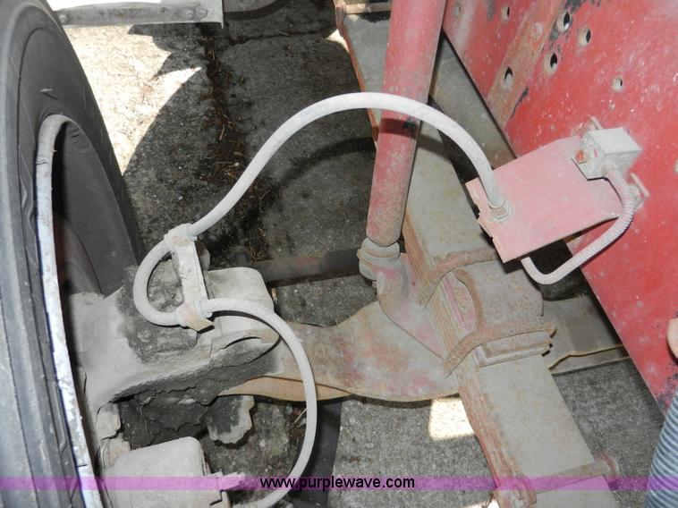 image for item A3956 1991 International 4900 dump truck