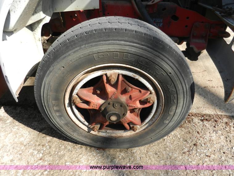 image for item A3956 1991 International 4900 dump truck