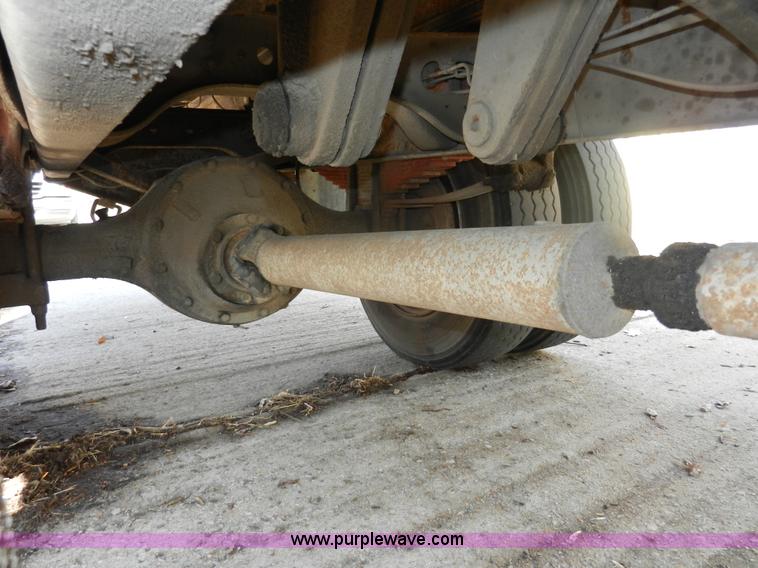 image for item A3956 1991 International 4900 dump truck